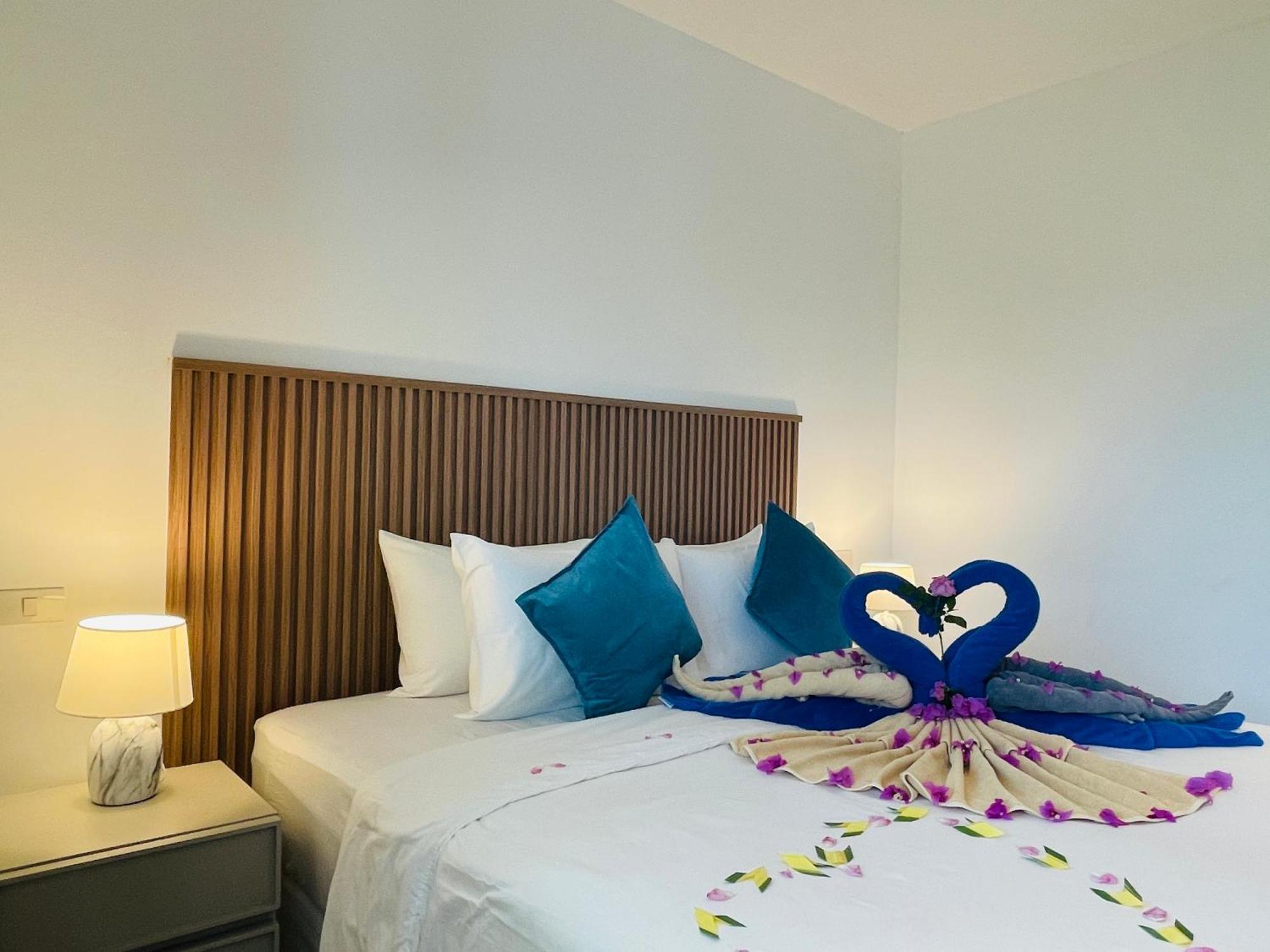 Baan Saint-Tropez Seaview Villas Kata Beach Exterior foto