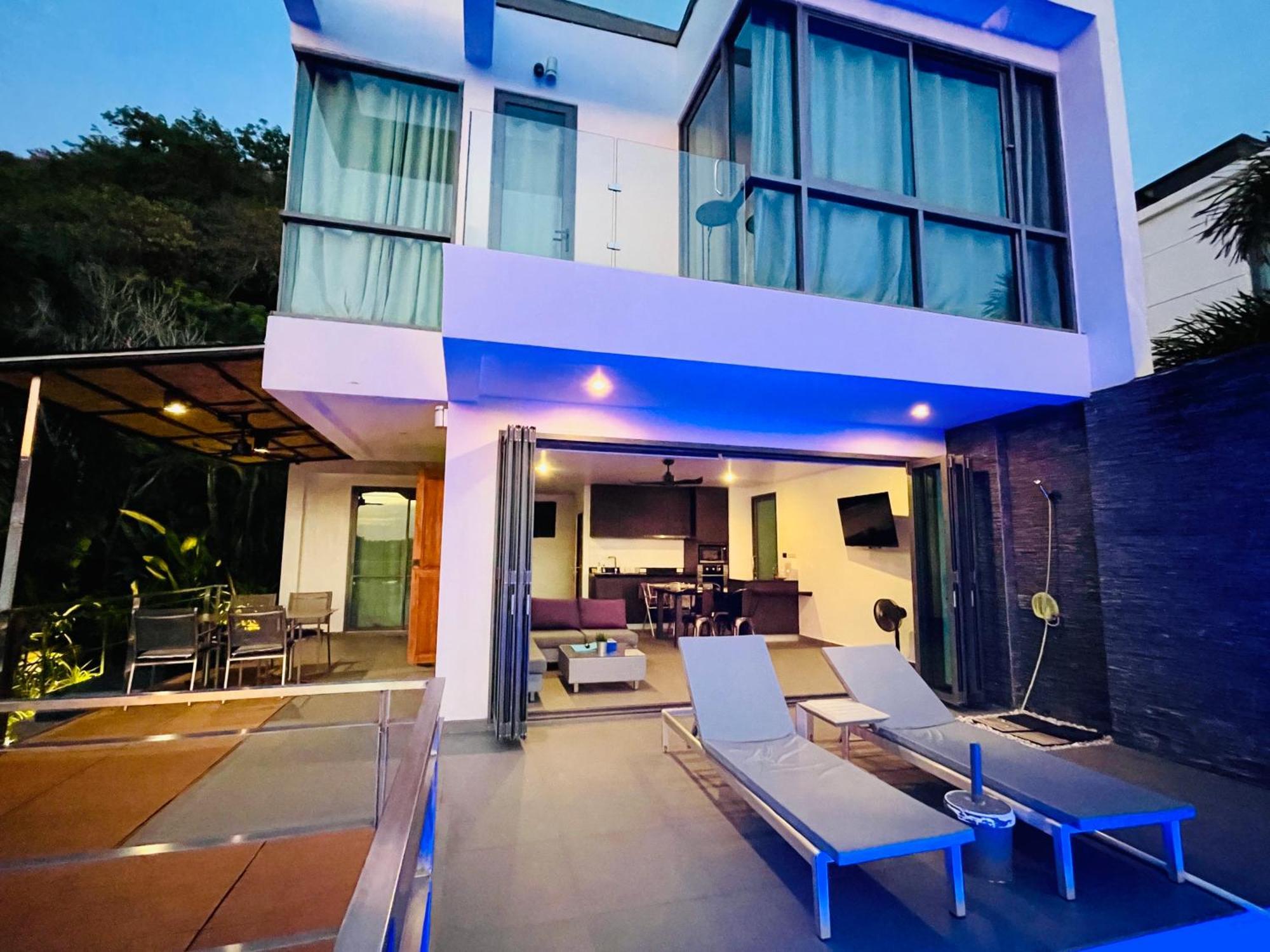 Baan Saint-Tropez Seaview Villas Kata Beach Exterior foto